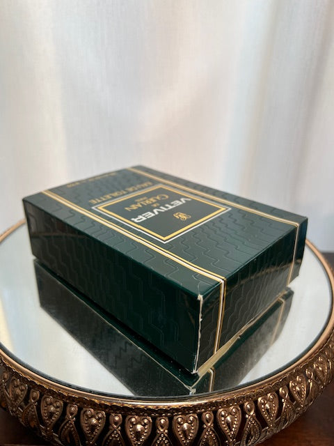 Vetiver Guerlain edt 200 ml. Rara annata 1989. Sigillato o flacone non usato.