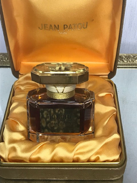 Jean Patou 1000 extrait 30 ml. Rare, original 1972 sealed. Crystal bottle.