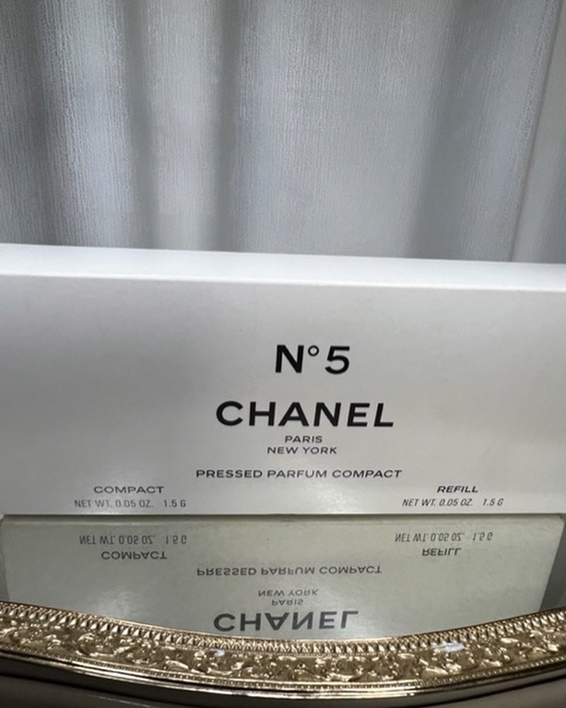 Chanel No 5 parfum pressed. Rare, vintage. Sealed