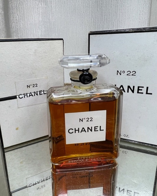 Chanel No 22 extrait 15 ml. Vintage 1960 original. Sealed