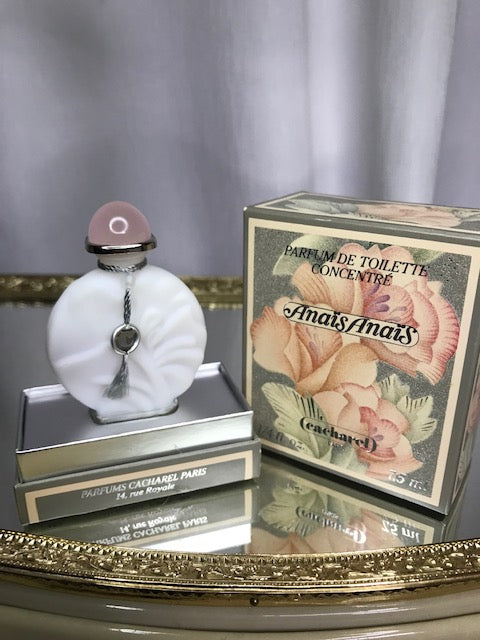 Anais Anais Cacharel parfum concentree 7,5 ml. Rare, vintage, original 1978. Sealed bottle.