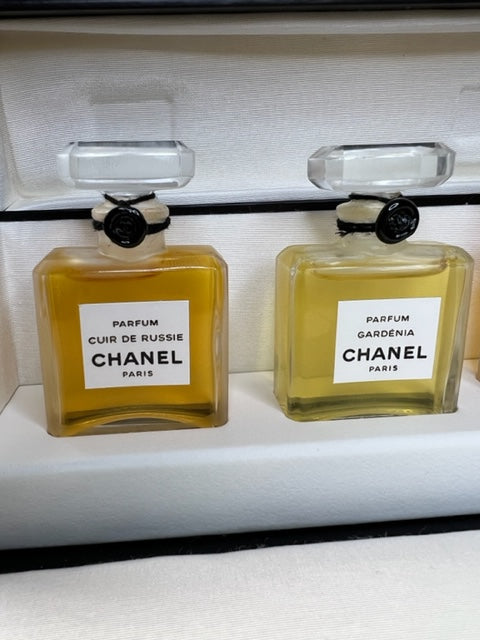 Chanel parfums set Bois des Iles, Gardenia, Cuir de Russie (7,5 ml extrait x 3). Sealed bottles