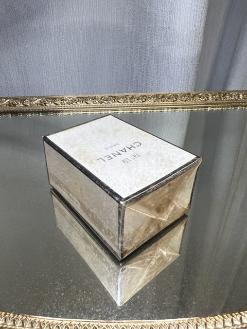 Chanel No 19 extrait 7 ml. Vintage original 1970. Scellé