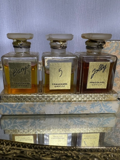 Coffret de parfums Fragonard extrait. Flacon en cristal extrêmement rare des années 1950, 3x14 ml.