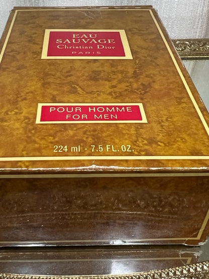 Eau Sauvage Dior edt 224 ml. Rare, vintage années 1970. Flacon scellé.