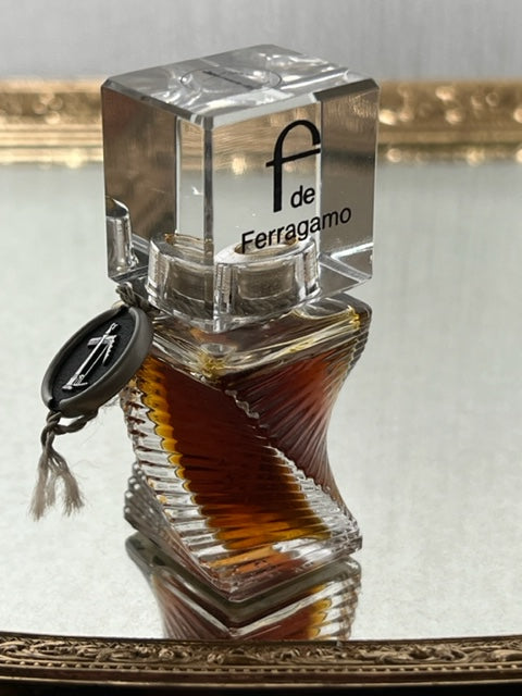 F de Ferragamo extrait 7,5 ml. Vintage 1971. Flacon scellé. Boîte sans