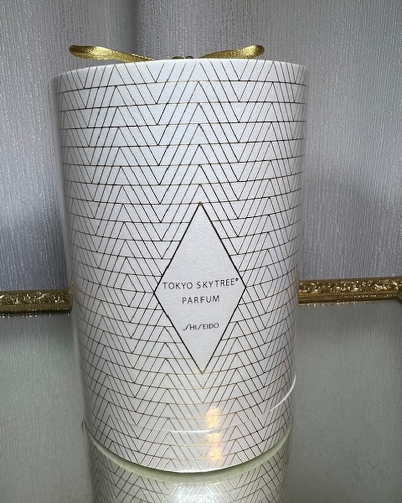 Shiseido Tokyo Sky Tree puro profumo 30 ml. Rara, prima edizione vintage. Sigillato