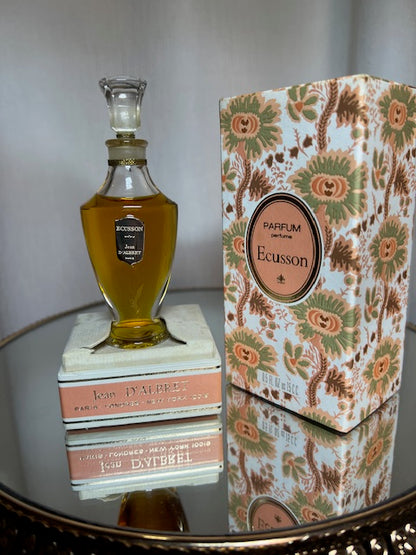 Ecusson Jean d’Albret Extrait 1/2 oz. Vintage 1970s. Sealed bottle.