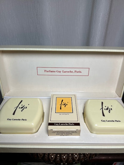 Coffret de parfum Guy Laroche Fidji : parfum, savon et eau de toilette. Vintage. Scellé.