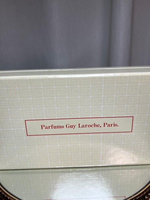 Coffret de parfum Guy Laroche Fidji : parfum, savon et eau de toilette. Vintage. Scellé.