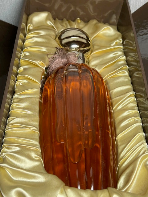 Valentino Valentino exclusively original 1978 edition extrait (pure parfum) 1000 ml Crystal bottle and original silk box. Fantastic!