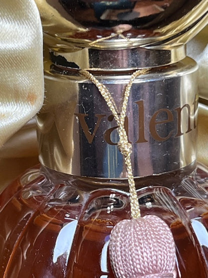 Valentino Valentino exclusively original 1978 edition extrait (pure parfum) 1000 ml Crystal bottle and original silk box. Fantastic!