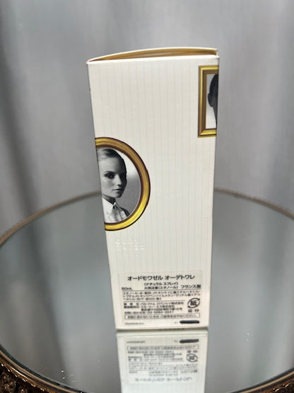 Eaudemoiselle de Givenchy edt 50 ml rare édition originale 2010.