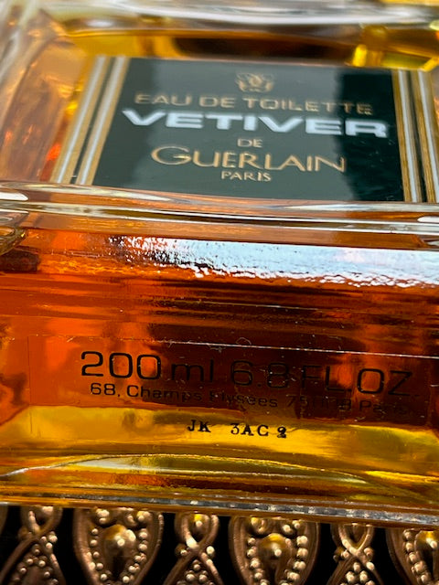 Vetiver Guerlain edt 200 ml. Rare vintage 1989. Sealed or not used bottle.
