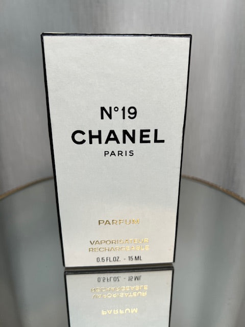 Chanel 19 Extrait pure parfum 15 ml. Vintage 1990.