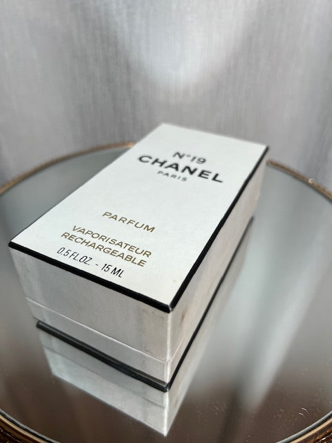 Chanel 19 Extrait pure parfum 15 ml. Vintage 1990.