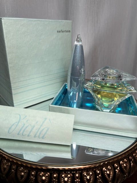 Shiseido D’icila Nefertem extrait 18 ml rare vintage 2001 edition original.