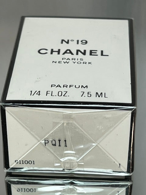 Chanel no 19 extrait 7,5 ml rare vintage New York edition.