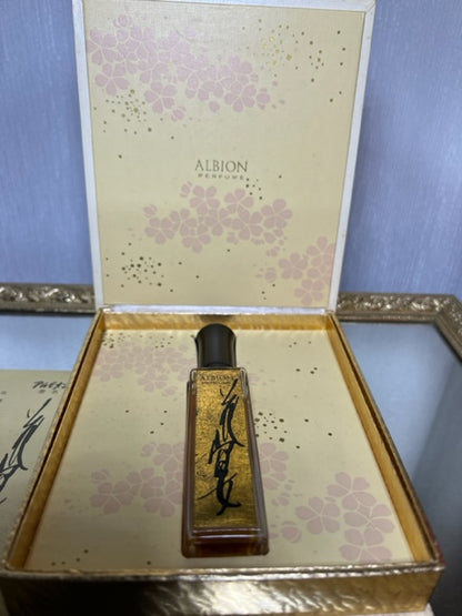 Livre des Fleurs - parfum rare édition limitée Japon. Extrait 16 ml 1970. Scellé