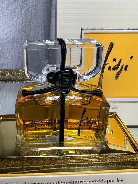 ヴィンテージ香水/ Guy Laroche Fidji パルファム 14ml Fidji Guy Laroche pure parfum 14 ml. Vintage 1980 édition. Sealed