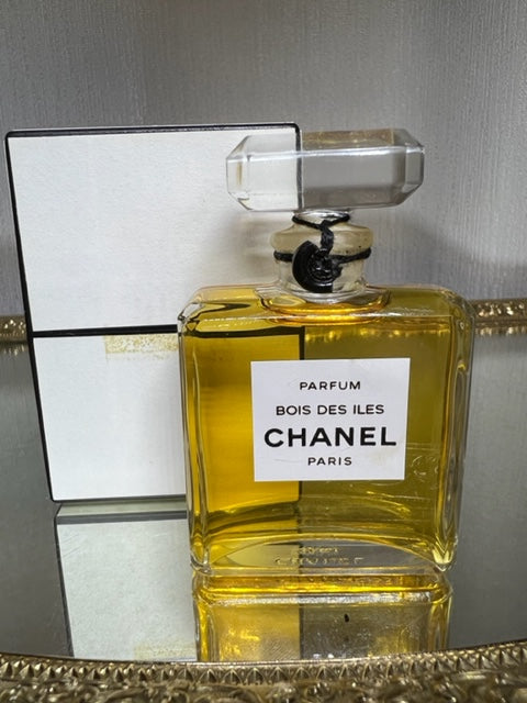 Bois des Iles Chanel extrait 14 ml. Vintage 1970s. Sealed bottle