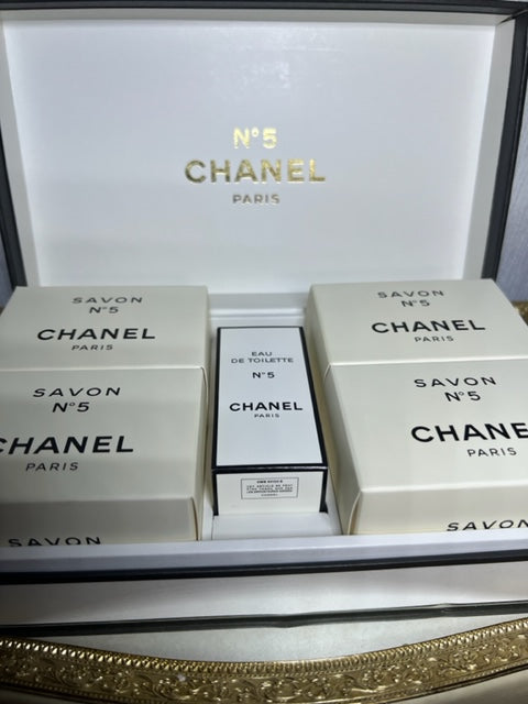 Chanel no 5 perfume gift set. Rare, vintage 1970s. Sealed