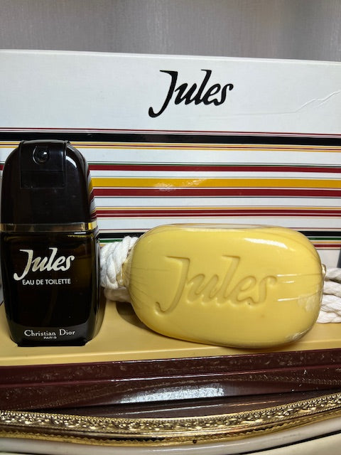 Jules Dior perfume gift set: edt 50 ml and perfume savon 200 g. Sealed bottle and savon. Superb condition!