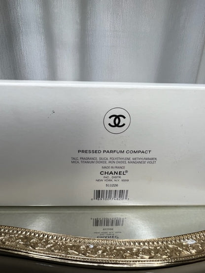 Chanel No 5 parfum pressed. Rare, vintage. Sealed