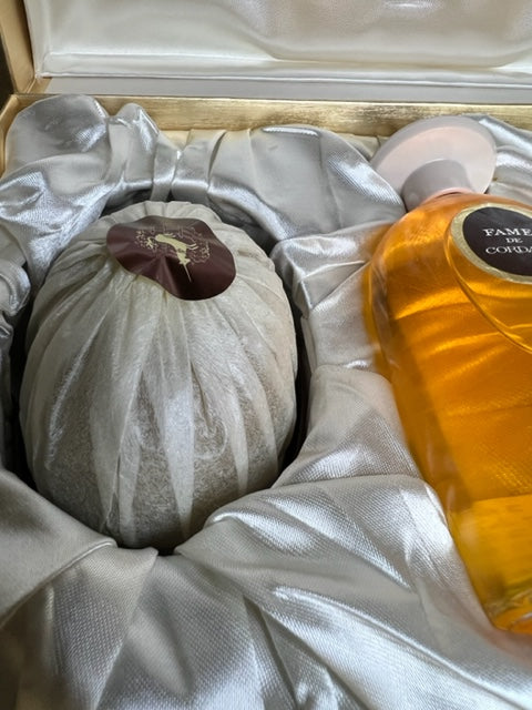 Coffret parfum Fame Corday : edp 60 ml et savon parfumé (2x100 g). Coffret cadeau en soie. Scellé. Le meilleur parfum légendaire !