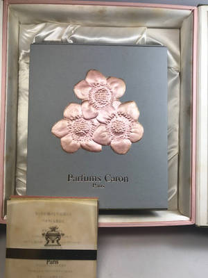 Or et Noir Caron pure parfum 90 ml. Rare, vintage. Sealed. Original, baccarat, certificate.