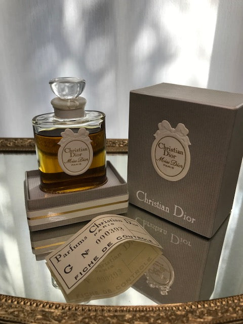 Miss Dior Christian Dior pure parfum 30 ml. Rare, original 1960 edition.