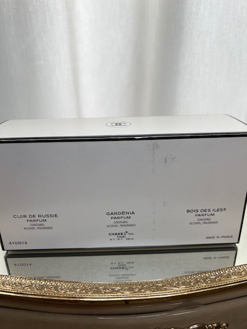Chanel parfums set Bois des Iles, Gardenia, Cuir de Russie (7,5 ml extrait x 3). Sealed bottles