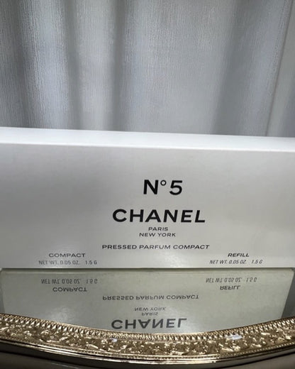 Chanel No 5 parfum pressed. Rare, vintage. Sealed
