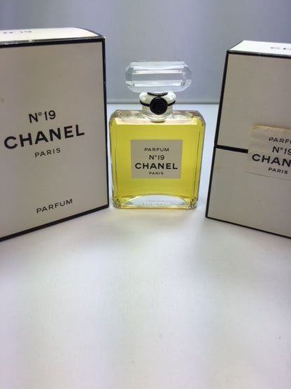 Chanel No 19 pure parfum 28 ml. Rare vintage 1970s. Sealed -