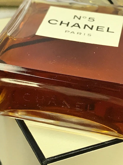 Chanel No 5 extrait 28 ml (PM). Rare original 1961 edition. Sealed bottle