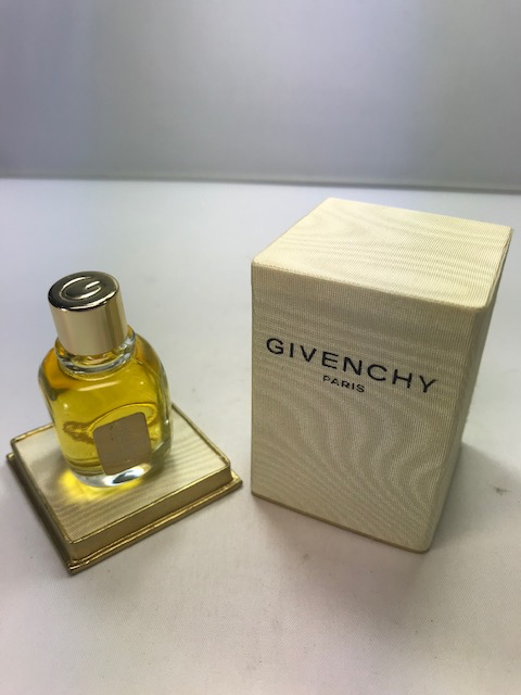 Le de Givenchy pure parfum 7,5 ml. Rare, vintage 1960s. Sealed
