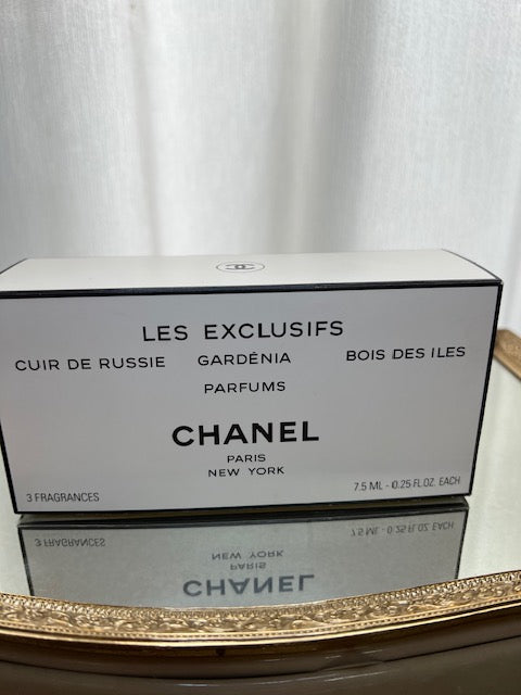 Chanel parfums set Bois des Iles, Gardenia, Cuir de Russie (7,5 ml extrait x 3). Sealed bottles
