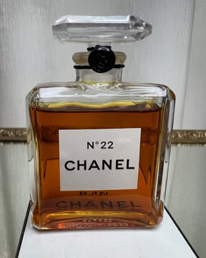 Chanel No 22 extrait 15 ml. Vintage 1960 original. Sealed