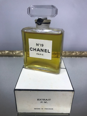 Chanel No 19 extrait 28 ml (PM). Ultra rare1970 edition. Sealed