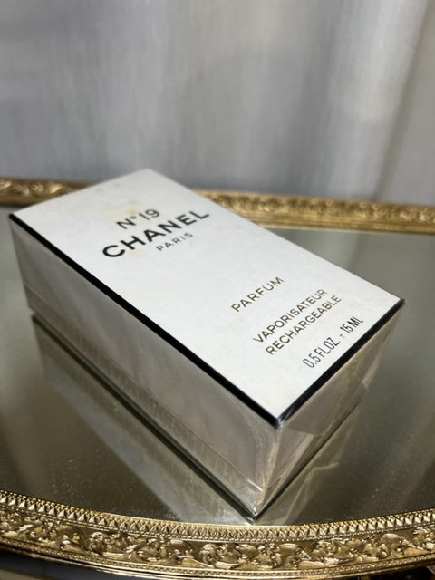 Chanel No 19 pure parfum 15 ml. Vintage 1990. Sealed