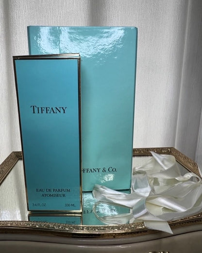 Coffret cadeau de luxe Tiffany. Eau de parfum Tiffany 100 ml et coffret d'enveloppes Tiffany. Superbe