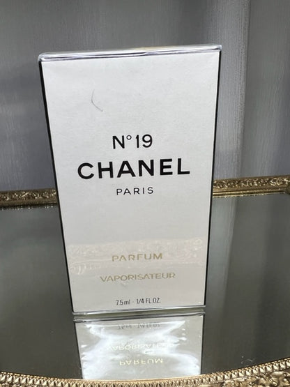 Chanel N°19 pure parfum 7,5 ml. Vintage anni '80. Sigillato