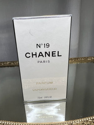 Chanel No 19 pure parfum 7,5 ml. Vintage 80s. Sealed
