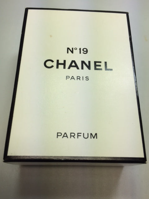 Chanel No 19 pure parfum 28 ml. Rare vintage 1970s. Sealed -