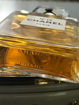Chanel No 19 extrait 2 oz (M.M.). Rare vintage 1971 original. Sealed