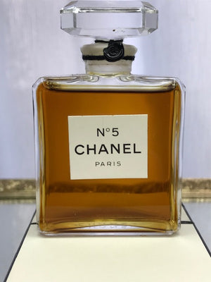 Chanel No 5 extrait 28 ml (PM). Rare original 1961 edition. Sealed bottle
