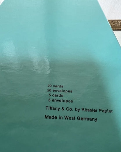 Coffret cadeau de luxe Tiffany. Eau de parfum Tiffany 100 ml et coffret d'enveloppes Tiffany. Superbe