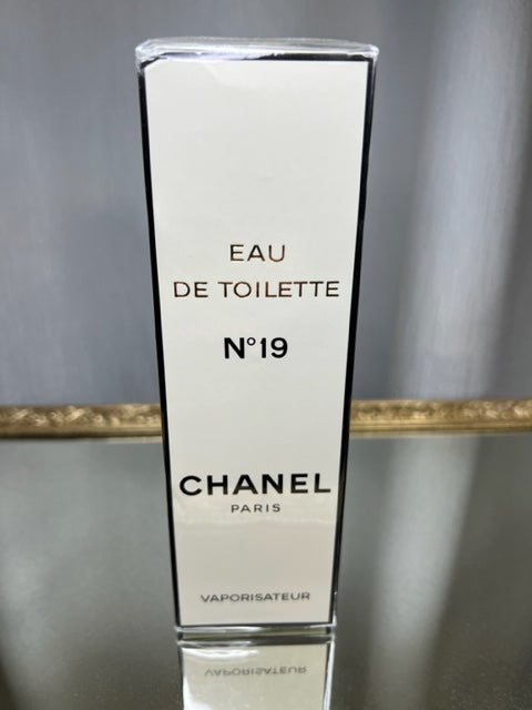 Chanel No 19 edt 100 ml. Vintage 1970s. Sealed – My old perfume