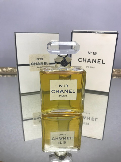 Chanel n° 19 estratto 14 ml. Rara edizione originale anni '70. Sigillato