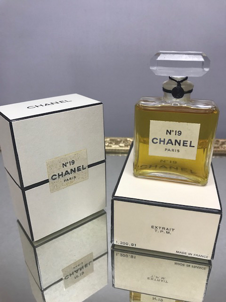 Chanel No 19 extrait 2 oz (M.M.). Rare vintage 1971 original. Sealed – My  old perfume